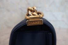 画像をギャラリービューアに読み込む, CHANEL/シャネル ボーイシャネルチェーンショルダーバッグ ラムスキン ブルー/ゴールド金具 ショルダーバッグ 800020184