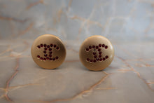 將圖片載入圖庫檢視器 CHANEL/シャネル ココマークラインストーンイヤリング 金メッキ ゴールド イヤリング 300120152