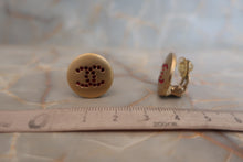 將圖片載入圖庫檢視器 CHANEL/シャネル ココマークラインストーンイヤリング 金メッキ ゴールド イヤリング 300120152