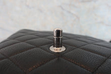 Load image into Gallery viewer, CHANEL Medium Matelasse Single Flap chain shoulder bag Caviar skin Black/Silver hadware Shoulder bag 800060190