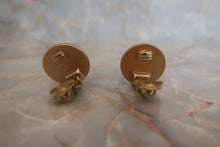 將圖片載入圖庫檢視器 CHANEL/シャネル ココマークラインストーンイヤリング 金メッキ ゴールド イヤリング 300120152