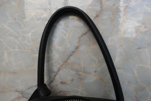 将图片加载到图库查看器,HERMES LINDY 30 Clemence leather Black □J刻印 Shoulder bag 700120021