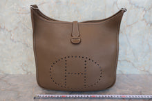 將圖片載入圖庫檢視器 HERMES/エルメス エブリン3PM トリヨンクレマンス エトゥープ Z刻印 ショルダーバッグ 800090159