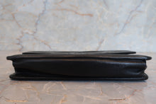 將圖片載入圖庫檢視器 CHANEL/シャネル ココマークチェーンウォレット キャビアスキン ブラック/ゴールド金具 ショルダーバッグ 700090052