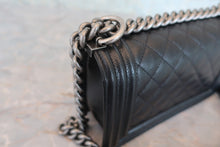 画像をギャラリービューアに読み込む, CHANEL/シャネル ボーイシャネルチェーンショルダーバッグ キャビアスキン ブラック/シルバー金具 ショルダーバッグ 800080038