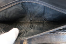 將圖片載入圖庫檢視器 CHANEL/シャネル ココマークチェーンウォレット キャビアスキン ブラック/ゴールド金具 ショルダーバッグ 700090052