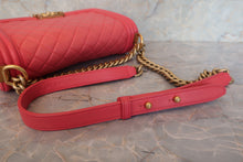 将图片加载到图库查看器,CHANEL/香奈儿 Leboy 链条包 羊皮 Pink/Goldr hadware(粉色/金色金属) 肩背包 700120024