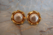 將圖片載入圖庫檢視器 CHANEL/シャネル パールイヤリング 金メッキ ゴールド イヤリング 300120173