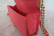 将图片加载到图库查看器,CHANEL/香奈儿 Leboy 链条包 羊皮 Pink/Goldr hadware(粉色/金色金属) 肩背包 700120024