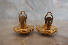 將圖片載入圖庫檢視器 CHANEL/シャネル パールイヤリング 金メッキ ゴールド イヤリング 300120173