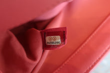 将图片加载到图库查看器,CHANEL/香奈儿 Leboy 链条包 羊皮 Pink/Goldr hadware(粉色/金色金属) 肩背包 700120024