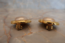 將圖片載入圖庫檢視器 CHANEL/シャネル パールイヤリング 金メッキ ゴールド イヤリング 300120173