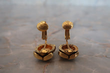 Load image into Gallery viewer, CHANEL CC mark earring Gold plate Gold Earring 700080093