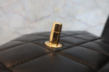 Load image into Gallery viewer, CHANEL Medium Matelasse Double Face shoulder bag Lambskin Black/Gold hadware Shoulder bag 800020109