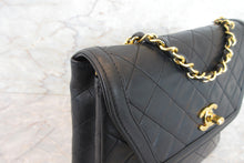 Load image into Gallery viewer, CHANEL Matelasse chain shoulder bag Lambskin Black/Gold hadware Shoulder bag 700060146