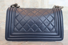 将图片加载到图库查看器,CHANEL/香奈儿 迷你 Leboy 链条包 羊皮 Navy/Silver hadware(藏蓝色/银色金属) 肩背包700120001