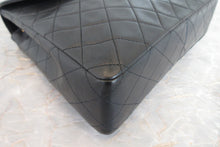 Load image into Gallery viewer, CHANEL Matelasse chain shoulder bag Lambskin Black/Gold hadware Shoulder bag 700060146