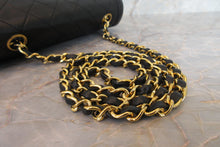 Load image into Gallery viewer, CHANEL Matelasse chain shoulder bag Lambskin Black/Gold hadware Shoulder bag 700060146