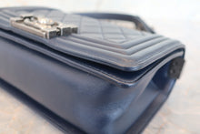 将图片加载到图库查看器,CHANEL/香奈儿 迷你 Leboy 链条包 羊皮 Navy/Silver hadware(藏蓝色/银色金属) 肩背包700120001