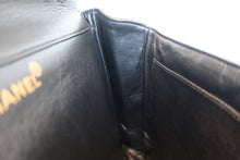 Load image into Gallery viewer, CHANEL Medium Matelasse Double Face shoulder bag Lambskin Black/Gold hadware Shoulder bag 800020109