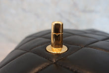 Load image into Gallery viewer, CHANEL Medium Matelasse Double Face shoulder bag Lambskin Black/Gold hadware Shoulder bag 800020109