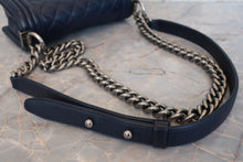 将图片加载到图库查看器,CHANEL/香奈儿 迷你 Leboy 链条包 羊皮 Navy/Silver hadware(藏蓝色/银色金属) 肩背包700120001