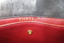 Load image into Gallery viewer, CHANEL Matelasse chain shoulder bag Lambskin Black/Gold hadware Shoulder bag 700060146