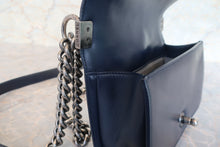 将图片加载到图库查看器,CHANEL/香奈儿 迷你 Leboy 链条包 羊皮 Navy/Silver hadware(藏蓝色/银色金属) 肩背包700120001