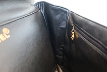 Load image into Gallery viewer, CHANEL Medium Matelasse Double Face shoulder bag Lambskin Black/Gold hadware Shoulder bag 800020109