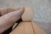 将图片加载到图库查看器,HERMES/BOLIDE 31 Clemence leather Craie A刻印 Shoulder bag 800030210