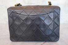 将图片加载到图库查看器,CHANEL/香奈儿 迷你CF 单盖包 链条包 羊皮 Black/Gold hardware(黑色/金色金属) 肩背包 800080224