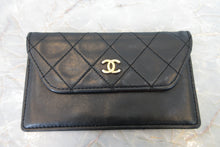 Load image into Gallery viewer, CHANEL Matelasse chain shoulder bag Lambskin Black/Gold hadware Shoulder bag 700060146