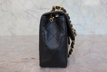 将图片加载到图库查看器,CHANEL/香奈儿 迷你CF 单盖包 链条包 羊皮 Black/Gold hardware(黑色/金色金属) 肩背包 800080224