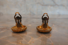 將圖片載入圖庫檢視器 CHANEL/シャネル ココマークラウンドイヤリング 金メッキ ゴールド イヤリング 500110054