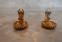 將圖片載入圖庫檢視器 CHANEL/シャネル ココマークラウンドイヤリング 金メッキ ゴールド イヤリング 500110054