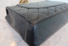 将图片加载到图库查看器,CHANEL/香奈儿 中号CF 单盖包 链条包 羊皮 Black/Gold hardware(黑色/金色金属) 肩背包 800090181