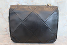 Load image into Gallery viewer, CHANEL Matelasse chain shoulder bag Lambskin Black/Gold hadware Shoulder bag 700040135