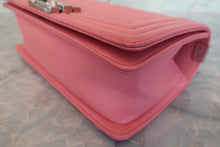 将图片加载到图库查看器,CHANEL/香奈儿 Leboy 链条包 羊皮 Pink/Silver hadware(粉色/银色金属) 肩背包 700120023