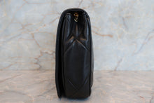 Load image into Gallery viewer, CHANEL Matelasse chain shoulder bag Lambskin Black/Gold hadware Shoulder bag 700040135