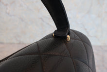 将图片加载到图库查看器,CHANEL/香奈儿 CF 梯形 手提包 荔枝皮 Black/Gold hadware(黑色/金色金属) 手提包 800030136