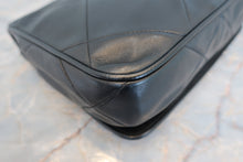 Load image into Gallery viewer, CHANEL Matelasse chain shoulder bag Lambskin Black/Gold hadware Shoulder bag 700040135