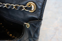 Load image into Gallery viewer, CHANEL Matelasse chain shoulder bag Lambskin Black/Gold hadware Shoulder bag 700040135