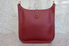 将图片加载到图库查看器,HERMES EVELYNE1 PM Chamonix leather Rouge H □D刻印 Shoulder bag 800060212
