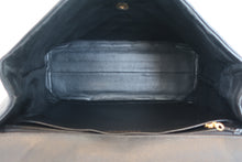 将图片加载到图库查看器,CHANEL/香奈儿 CF 梯形 手提包 荔枝皮 Black/Gold hadware(黑色/金色金属) 手提包 800030136