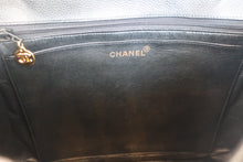 将图片加载到图库查看器,CHANEL/香奈儿 CF 梯形 手提包 荔枝皮 Black/Gold hadware(黑色/金色金属) 手提包 800030136
