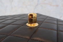 將圖片載入圖庫檢視器 CHANEL/シャネル 中マトラッセシングルフラップチェーンショルダーバッグ ラムスキン ブラック/ゴールド金具 ショルダーバッグ 700090132