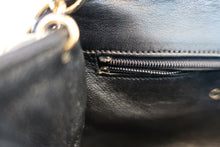 Load image into Gallery viewer, CHANEL Matelasse chain shoulder bag Lambskin Black/Gold hadware Shoulder bag 700040135