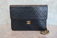将图片加载到图库查看器,CHANEL/香奈儿 CF 按压锁 链条包 羊皮 Black/Gold hardware(黑色/金色金属) 肩背包 800090169