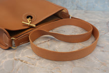 画像をギャラリービューアに読み込む, HERMES/エルメス ヴェスパPM クシュベル ゴールド □A刻印 ショルダーバッグ 800010094