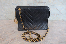 画像をギャラリービューアに読み込む, CHANEL/シャネル Vステッチチェーンショルダーバッグ ラムスキン ブラック/ゴールド金具 ショルダーバッグ 800030145